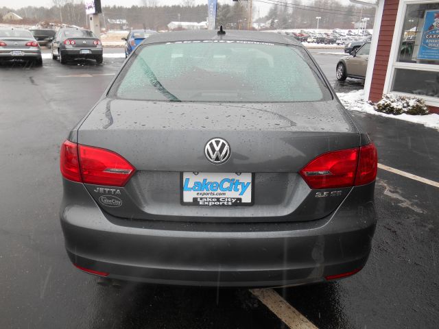 Volkswagen Jetta 2011 photo 2