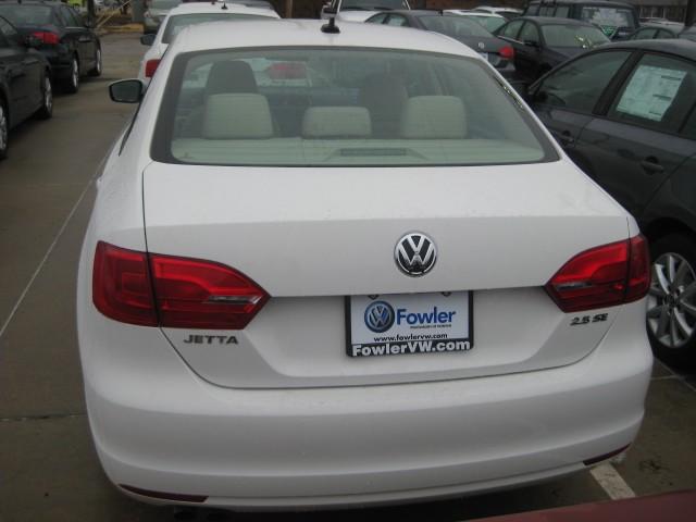 Volkswagen Jetta 2011 photo 4