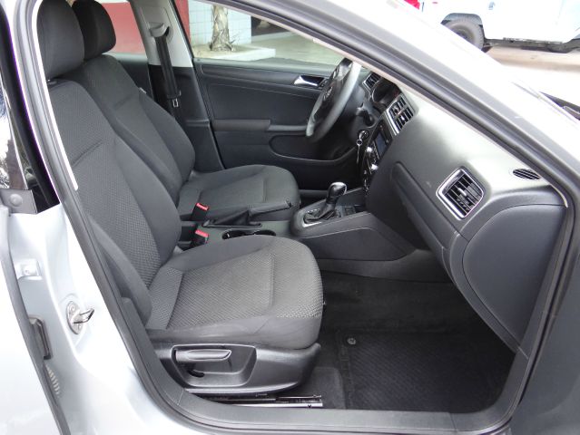 Volkswagen Jetta 2011 photo 10