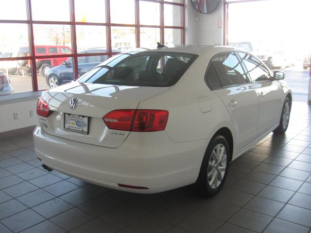 Volkswagen Jetta 2011 photo 1