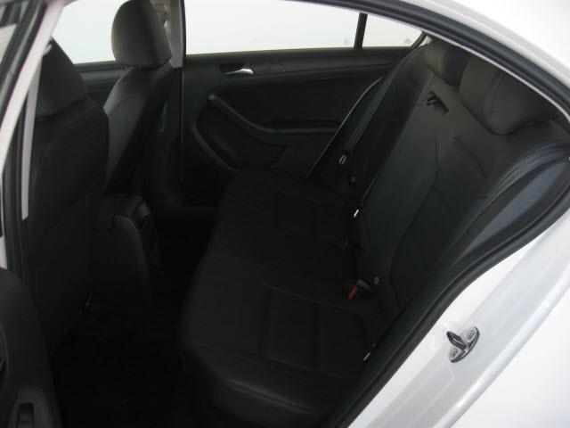 Volkswagen Jetta 2011 photo 2