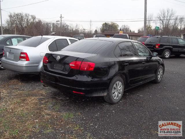 Volkswagen Jetta 2012 photo 3