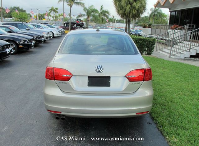 Volkswagen Jetta 2012 photo 1