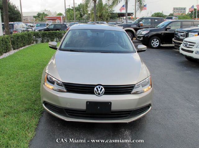 Volkswagen Jetta 2012 photo 2