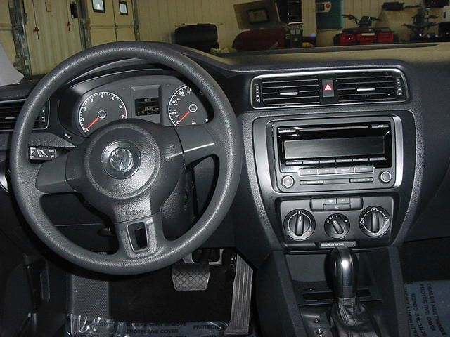 Volkswagen Jetta 2012 photo 2