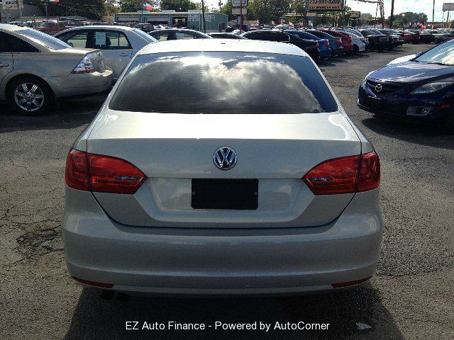 Volkswagen Jetta 2012 photo 1