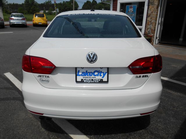 Volkswagen Jetta 2012 photo 3