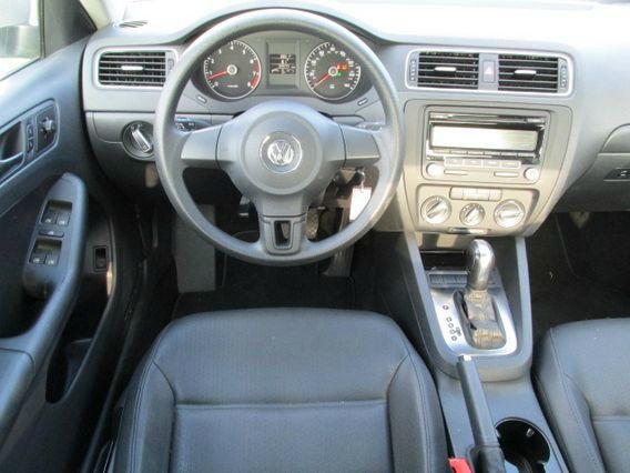 Volkswagen Jetta 2012 photo 4