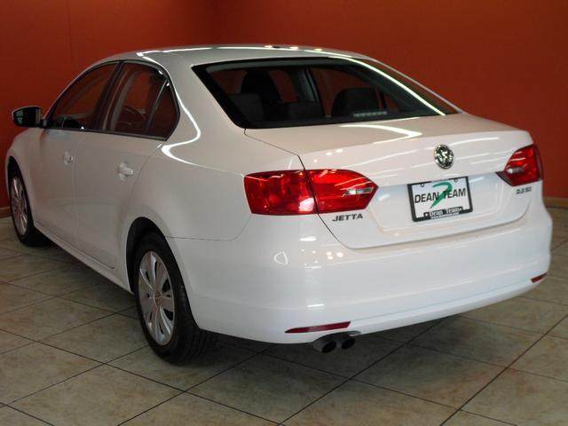 Volkswagen Jetta 2012 photo 3