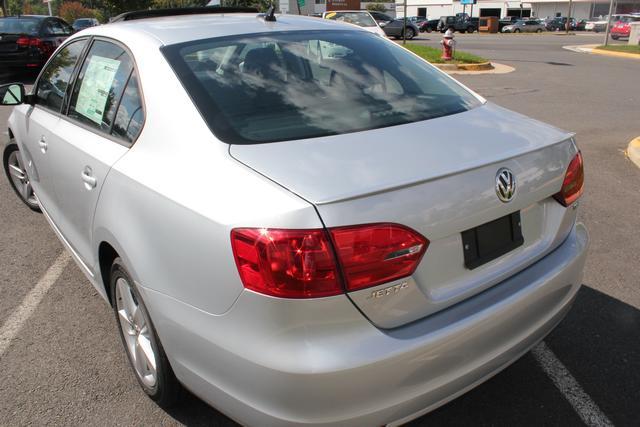 Volkswagen Jetta 2012 photo 1