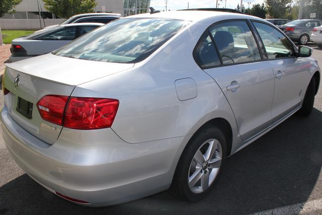 Volkswagen Jetta 2012 photo 2