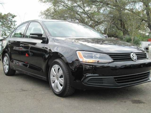 Volkswagen Jetta 2012 photo 2