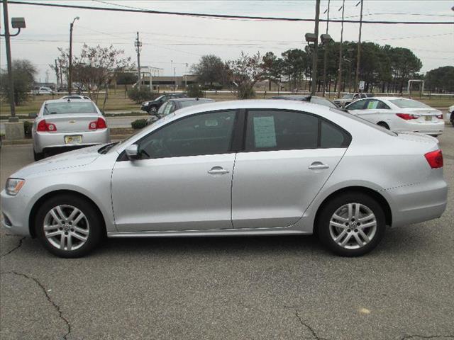 Volkswagen Jetta 2012 photo 4