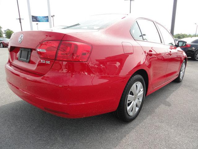 Volkswagen Jetta 2012 photo 2