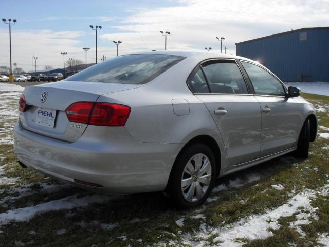 Volkswagen Jetta 2012 photo 2