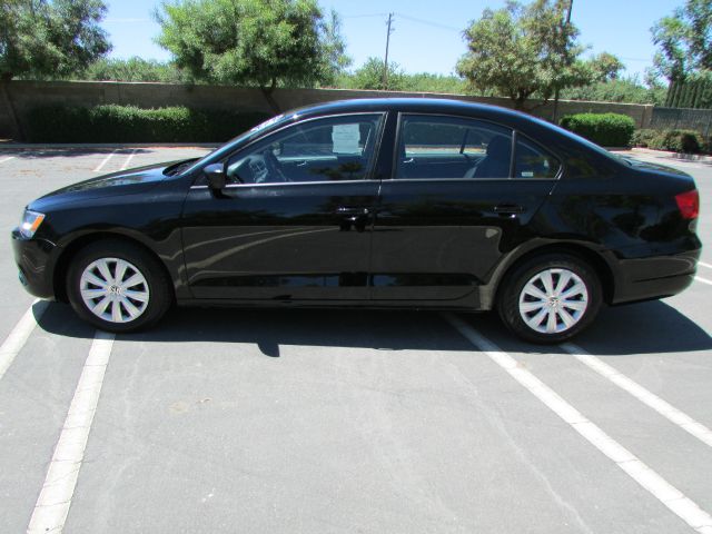 Volkswagen Jetta 2012 photo 2