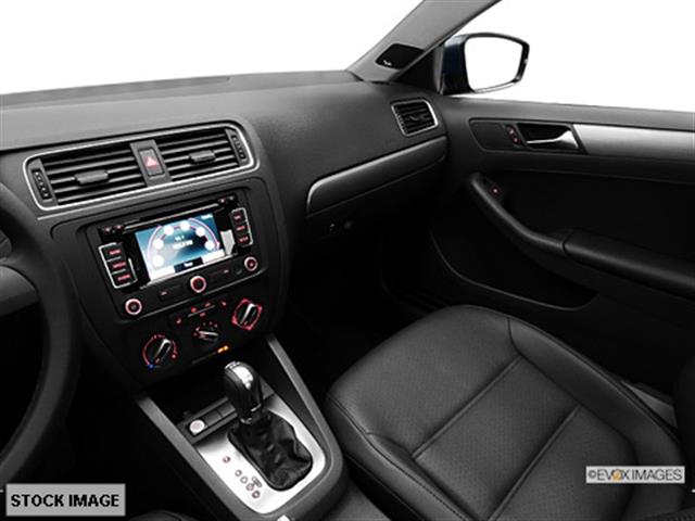 Volkswagen Jetta 2013 photo 2