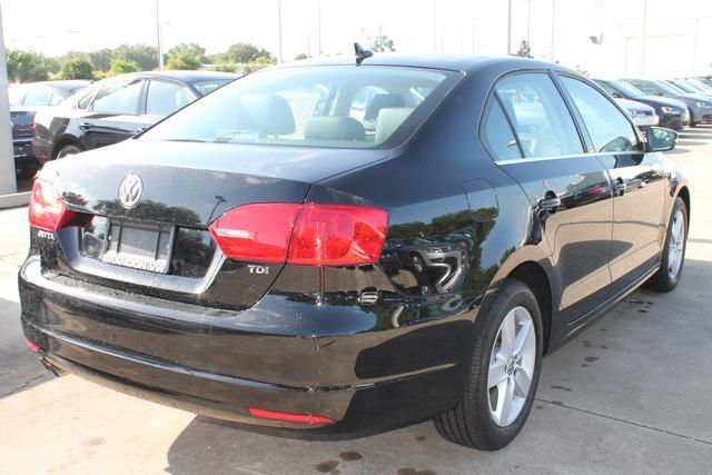 Volkswagen Jetta 2013 photo 3