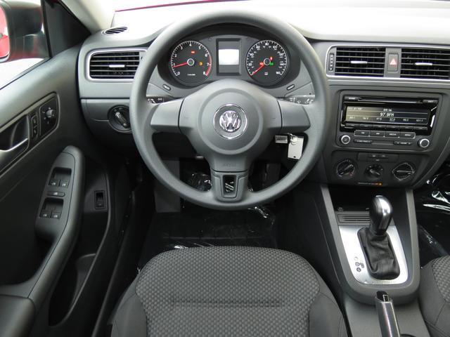 Volkswagen Jetta 2014 photo 2