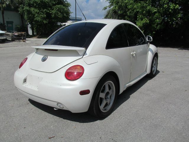 Volkswagen New Beetle 1998 photo 2