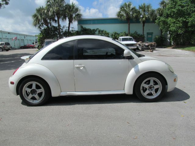 Volkswagen New Beetle 1998 photo 4