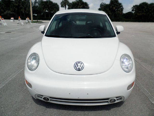 Volkswagen New Beetle 1998 photo 2