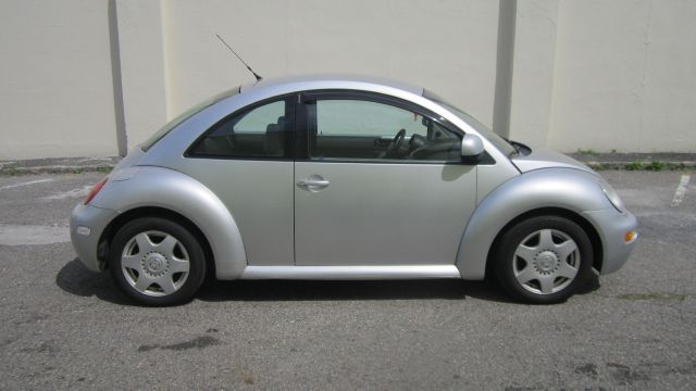 Volkswagen New Beetle 1998 photo 2