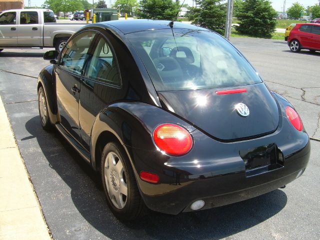 Volkswagen New Beetle 1998 photo 2