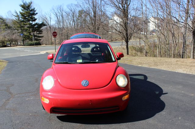 Volkswagen New Beetle S Sedan Coupe