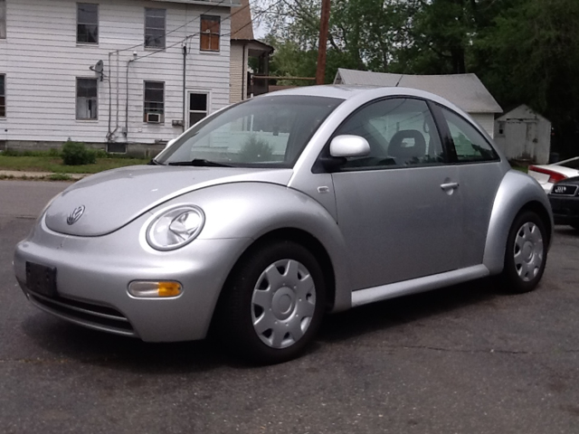 Volkswagen New Beetle S Sedan Coupe