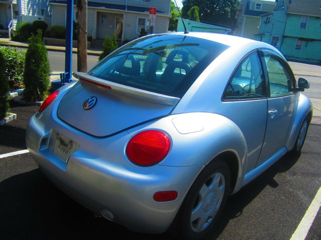 Volkswagen New Beetle 1999 photo 2