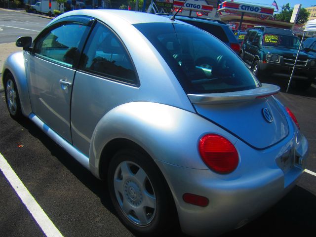 Volkswagen New Beetle 1999 photo 4