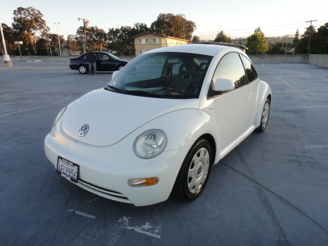 Volkswagen New Beetle 1999 photo 2