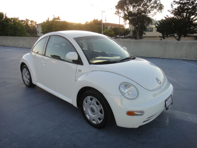 Volkswagen New Beetle 1999 photo 4