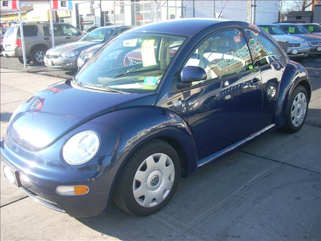 Volkswagen New Beetle S Sedan Coupe