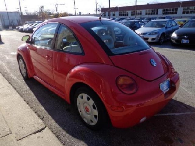 Volkswagen New Beetle 1999 photo 2