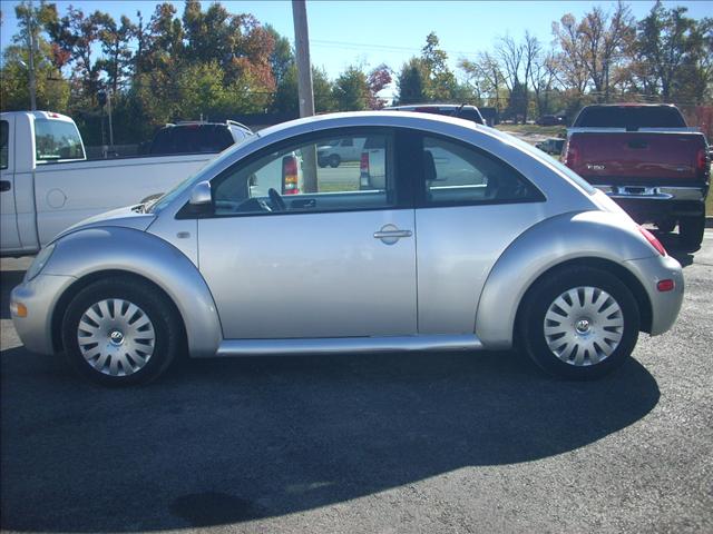 Volkswagen New Beetle S Sedan Coupe