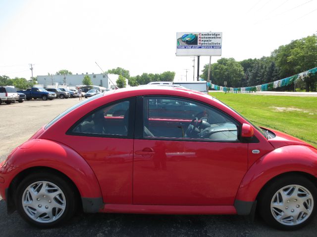 Volkswagen New Beetle 1999 photo 2