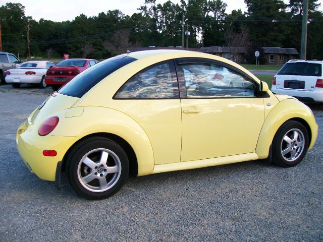 Volkswagen New Beetle 1999 photo 2