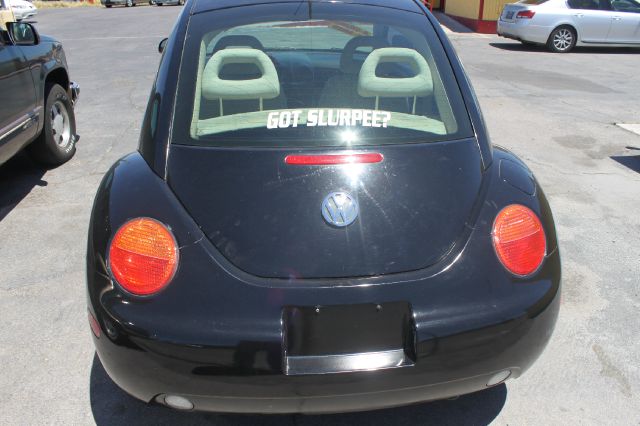 Volkswagen New Beetle 1999 photo 2