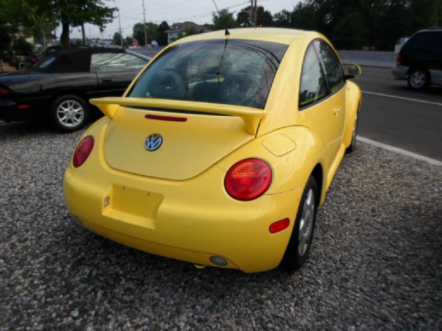 Volkswagen New Beetle 1999 photo 2