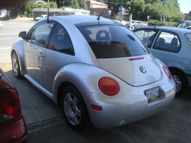 Volkswagen New Beetle 1999 photo 3