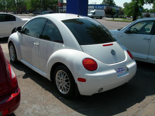 Volkswagen New Beetle 1999 photo 2