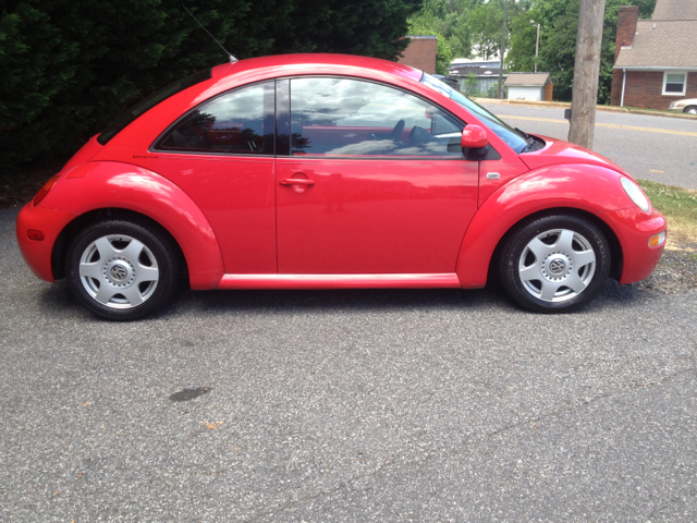 Volkswagen New Beetle 1999 photo 1