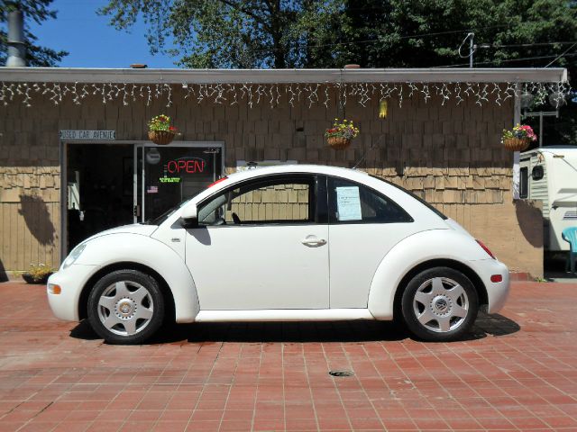 Volkswagen New Beetle 1999 photo 3