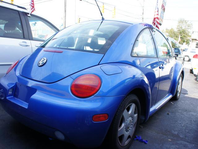 Volkswagen New Beetle 1999 photo 2