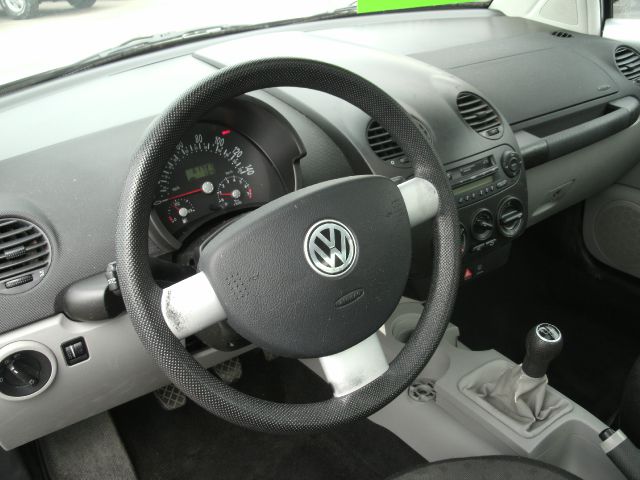 Volkswagen New Beetle 1999 photo 4