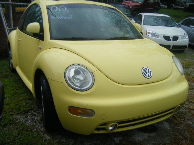 Volkswagen New Beetle 2000 photo 2