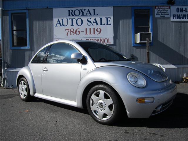 Volkswagen New Beetle FWD 4dr Sport Hatchback