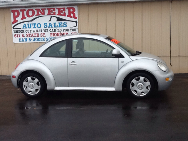 Volkswagen New Beetle 2000 photo 1